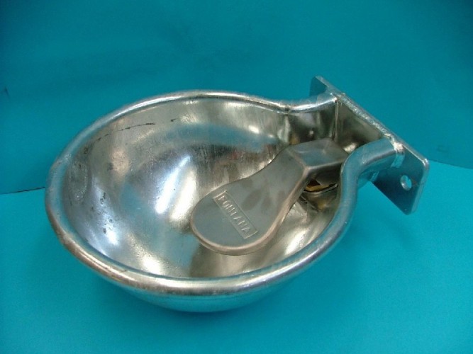 ABBEVERATOI ZINCATI A MURO COD. 001001   
